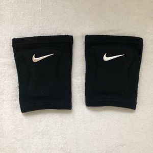 NEW Nike Volleyball Knee Pads